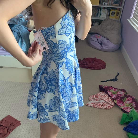 Showpo blue and white floral dress NWT - Picture 3 of 6